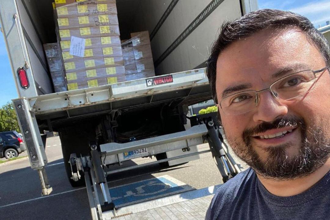 Man Helps Farmers to Deliver 3 Million Pounds of Unsold Produce to Food Banks