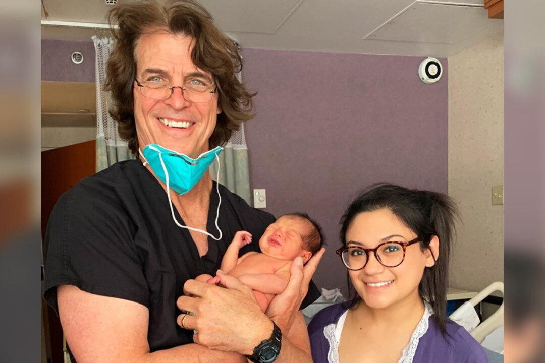 Texas Doctor Delivers Baby 25 Years After Delivering Baby’s Mom in Same Hospital