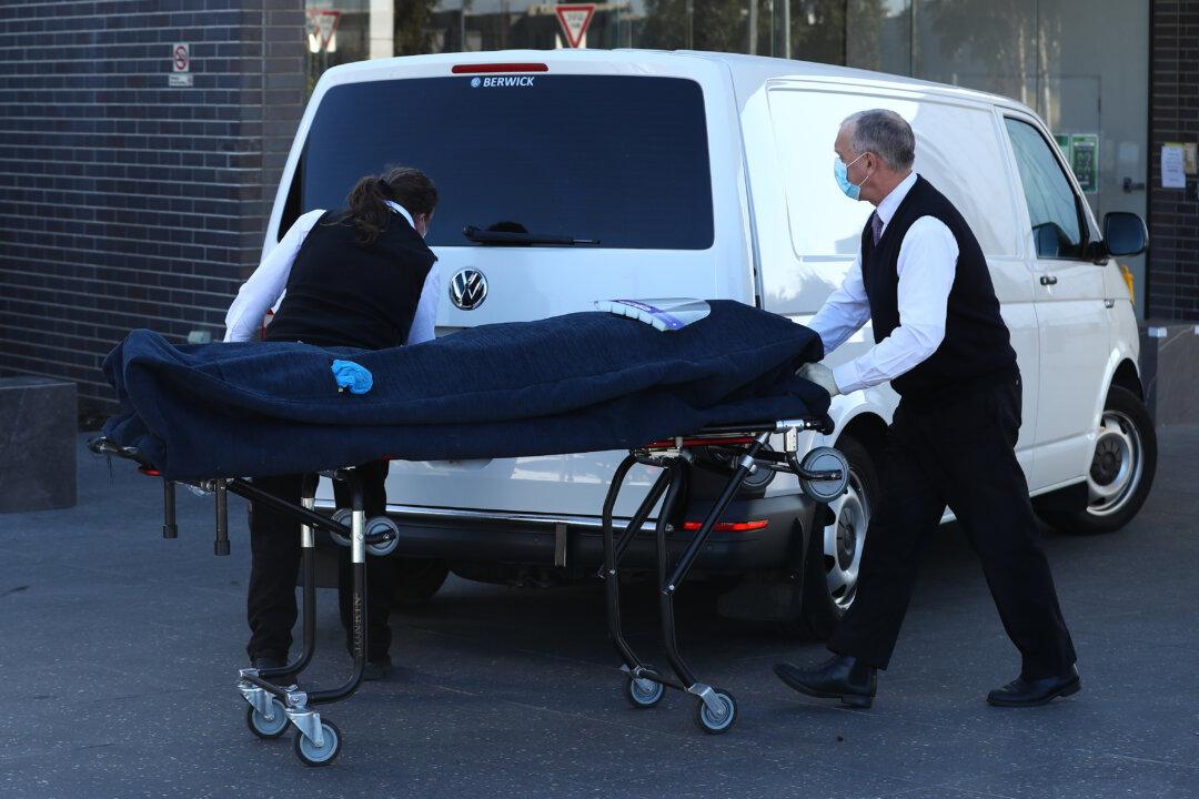Man in 20s Youngest Australian COVID Death as Concern Grows of Mystery Cases