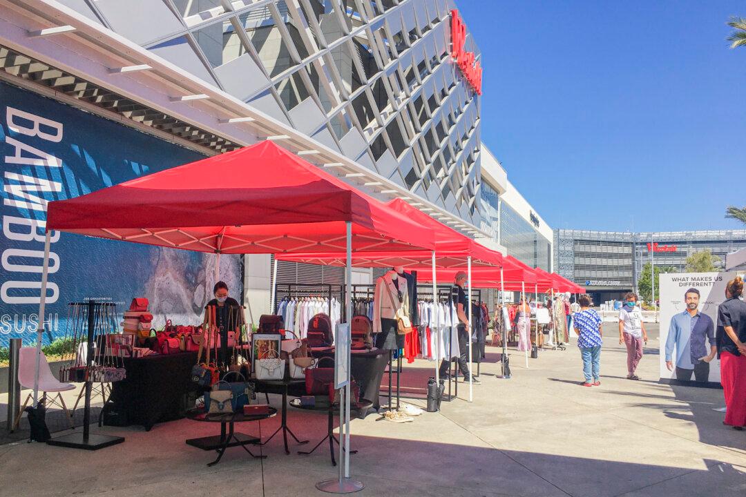 Upscale California Mall Takes Its Shops Outside Amid Pandemic