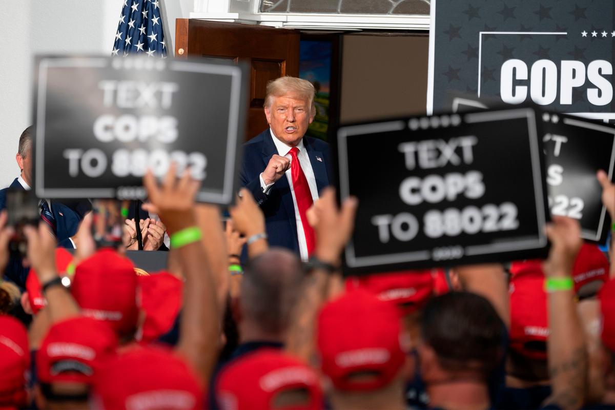 Largest New York City Police Union Endorses Trump