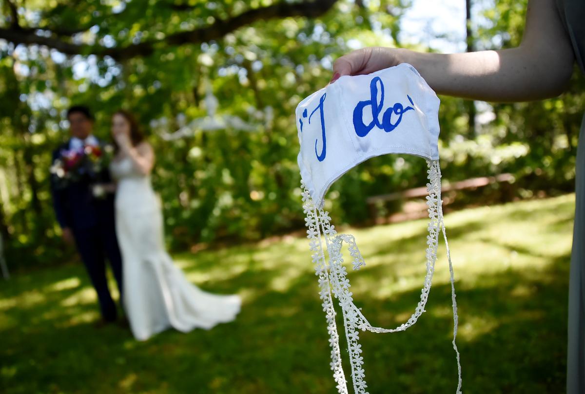 Kentucky Photographer Wins Right to Refuse Service to Same-Sex Couples