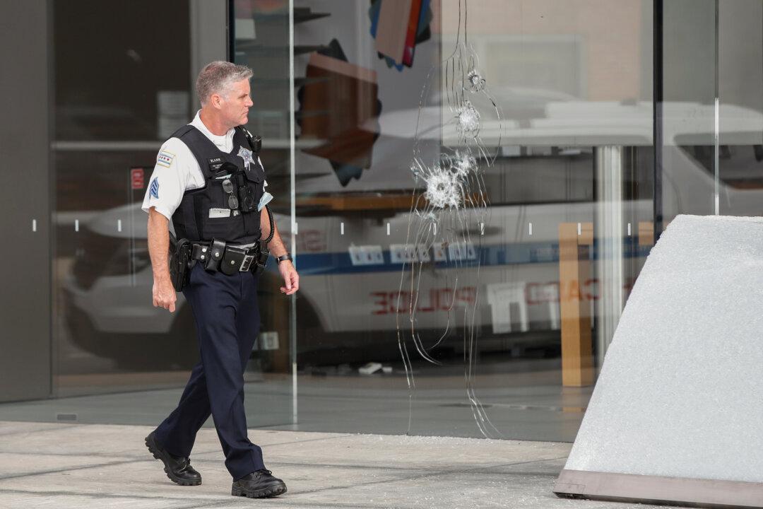 Chicago City Council Members Seek State of Emergency, National Guard Amid Riots