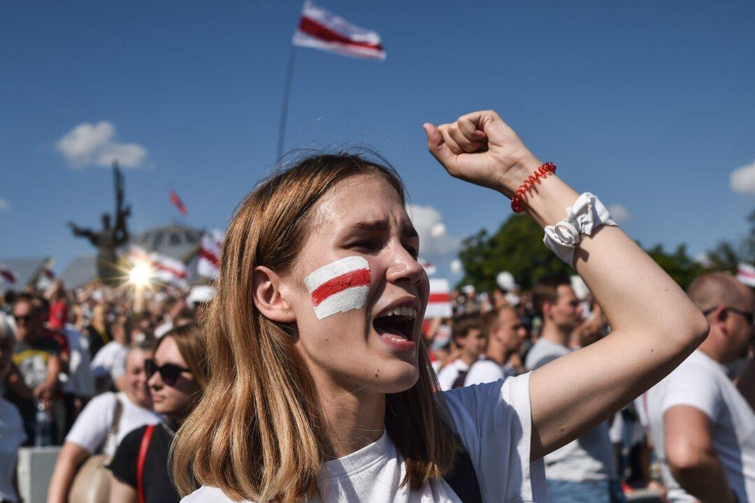 Russia Says Military Help Available as Belarus Hosts Rival Protests