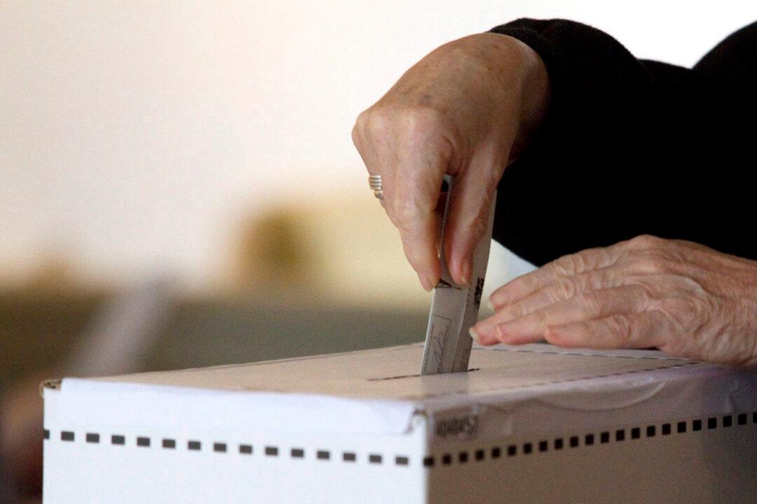Nearly Half of Canadians Want Early Federal Election: New Poll