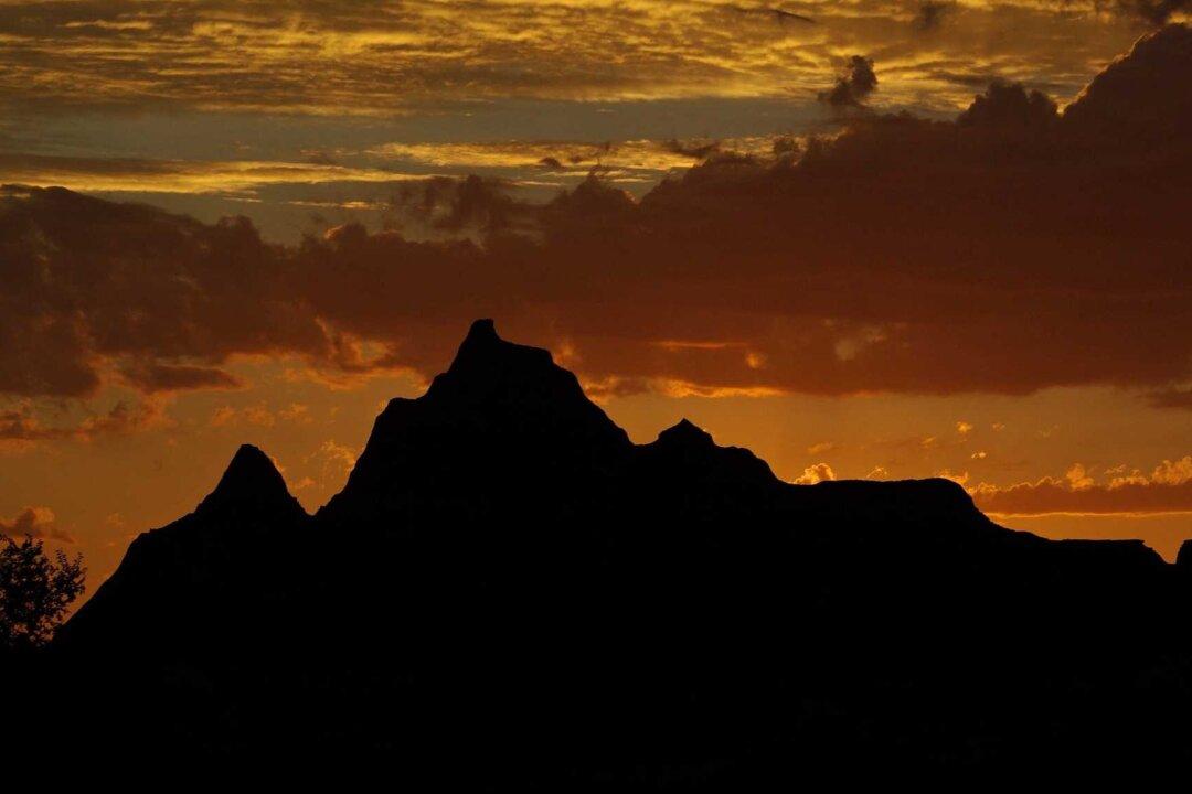 Outside the Big Cities, Ordinary America Goes On With Life