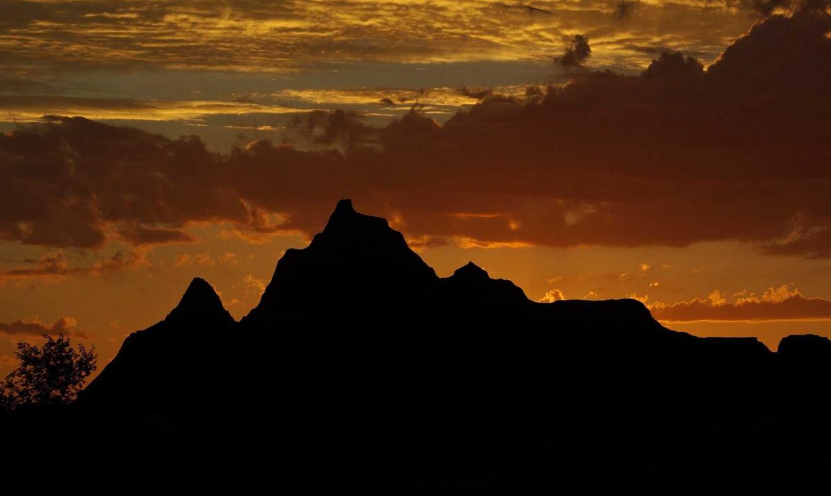 Outside the Big Cities, Ordinary America Goes On With Life