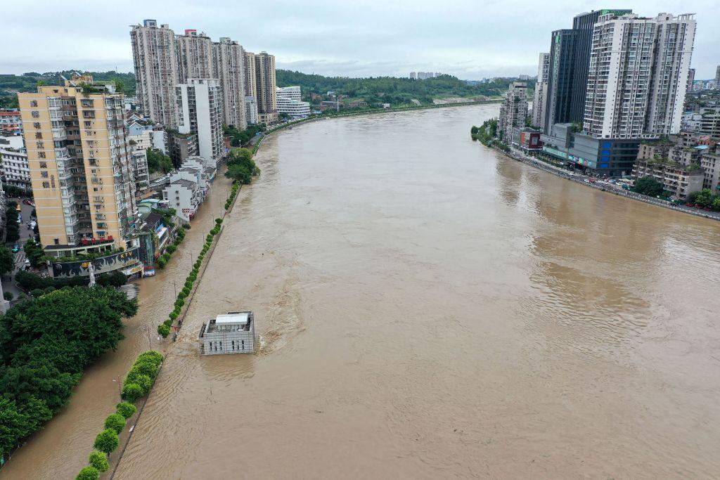 Typhoon, Floods Batter China as Heavy Rain Threatens Three Gorges Dam