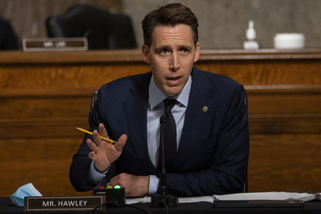 Sen. Hawley: ‘Communist China’-Style Social Credit Scores Coming to US in Form of ‘Cancel Culture’