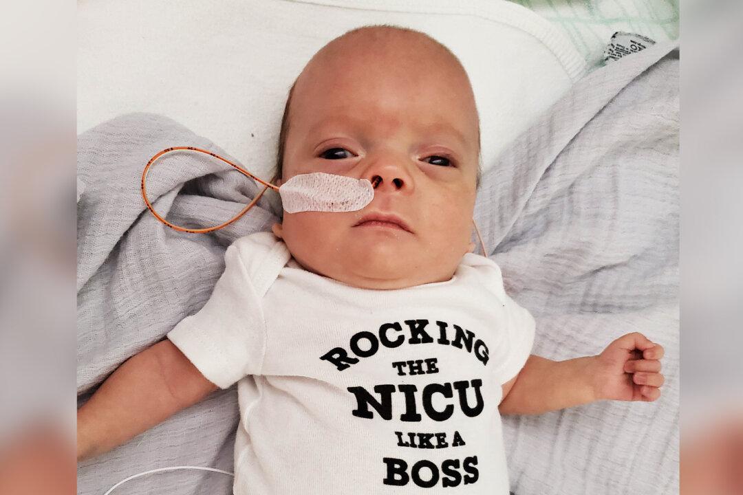 Premature Baby Born at 23 Weeks–So Tiny He Could Wear Mom’s Wedding Ring on Wrist–Is Thriving