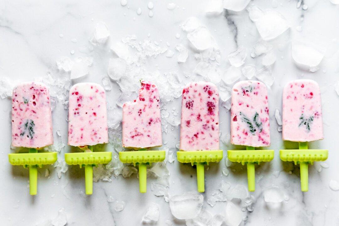 Homemade Popsicles Are the Essence of Childhood