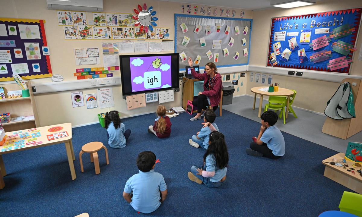 Report Claims Allowing Schoolboys to use Girls’ Toilets Could Break Law