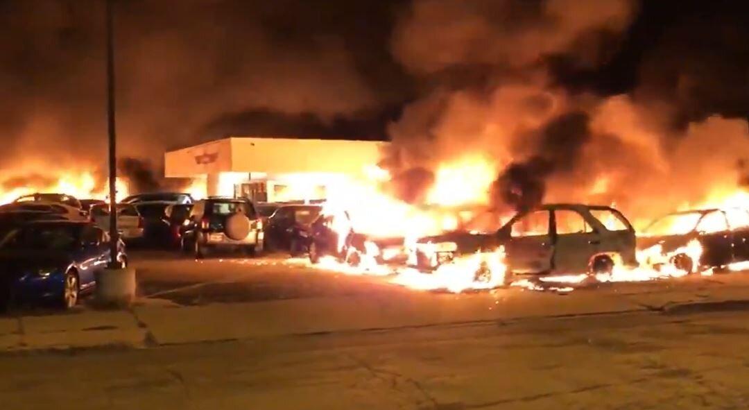 Chaos in Wisconsin City as Rioters Burn Buildings, Attack Police