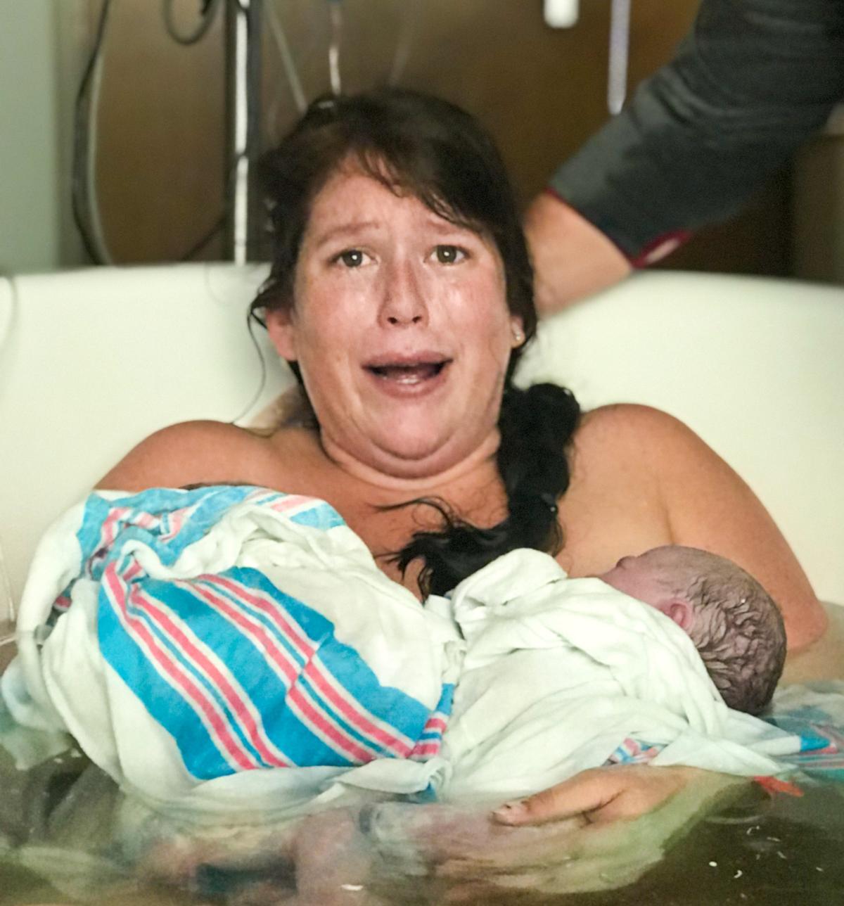 Lyndsey Altice gives birth to a surprise twin. (Caters News)