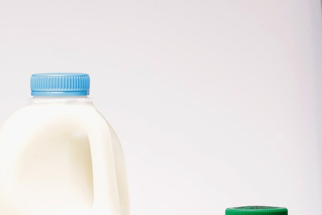 Australian Dairy Sale to China Mengniu Called Off as Regulators Unlikely to Approve