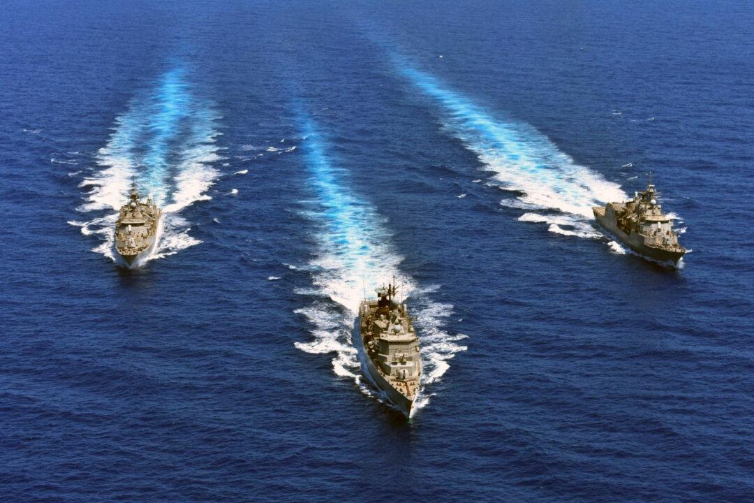 Turkey, Greece Vow to Defend Positions in Escalating Dispute