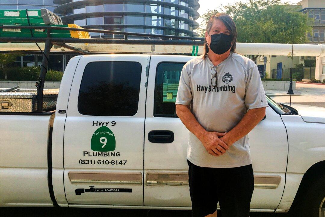 CZU Fire Evacuees Worried About What’s Lost, But ‘Optimistic’