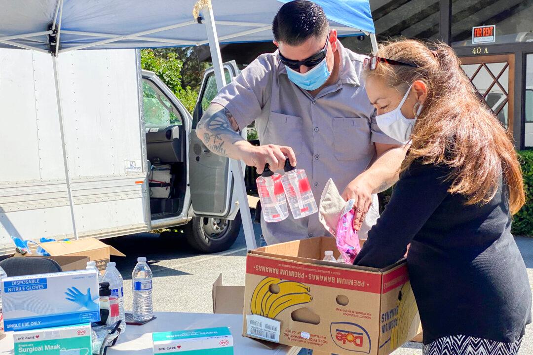 Volunteers Help as Carmel Fire Evacuees Return Home