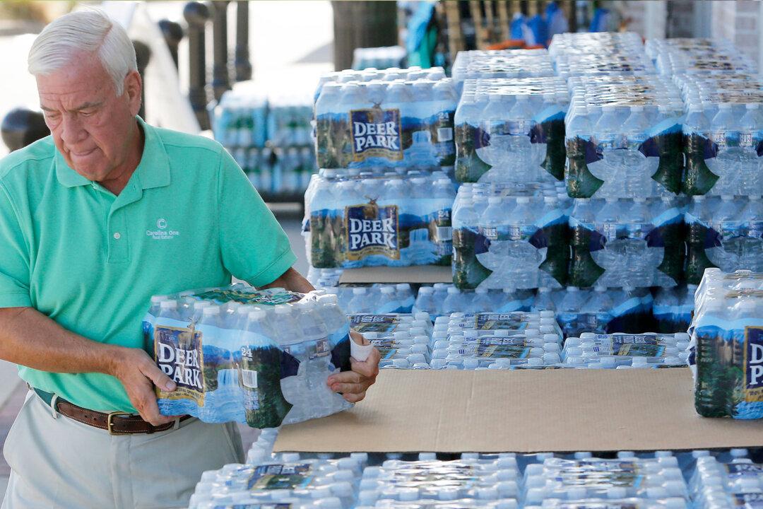 Here Are Some Essential Things You Should Absolutely Pack in a Go Bag When Disaster Strikes