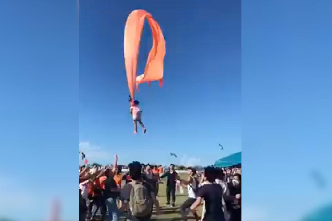 3-Year-Old Girl Safe After Being Lofted by Kite in Taiwan
