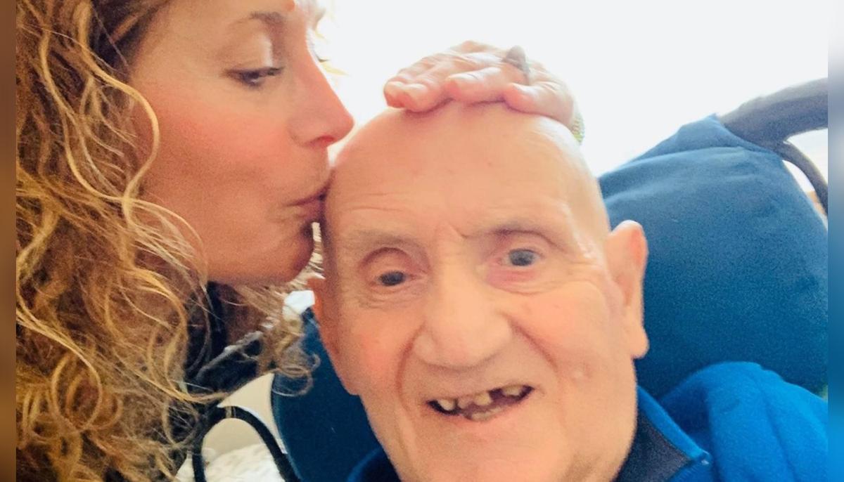 Daughter and Father With ‘Time-Traveling’ Alzheimer’s Closer Than Ever After Mom Passes Away