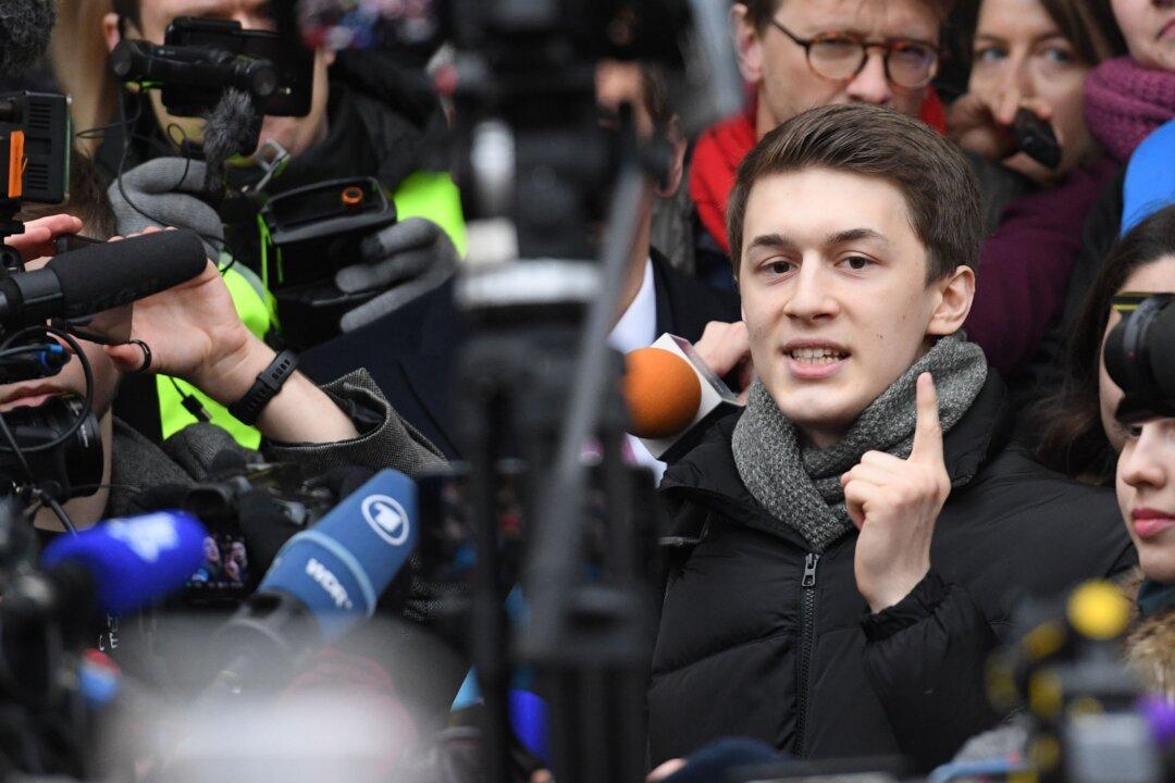 Moscow Police Open Criminal Case After Anti-Kremlin Blogger Badly Beaten