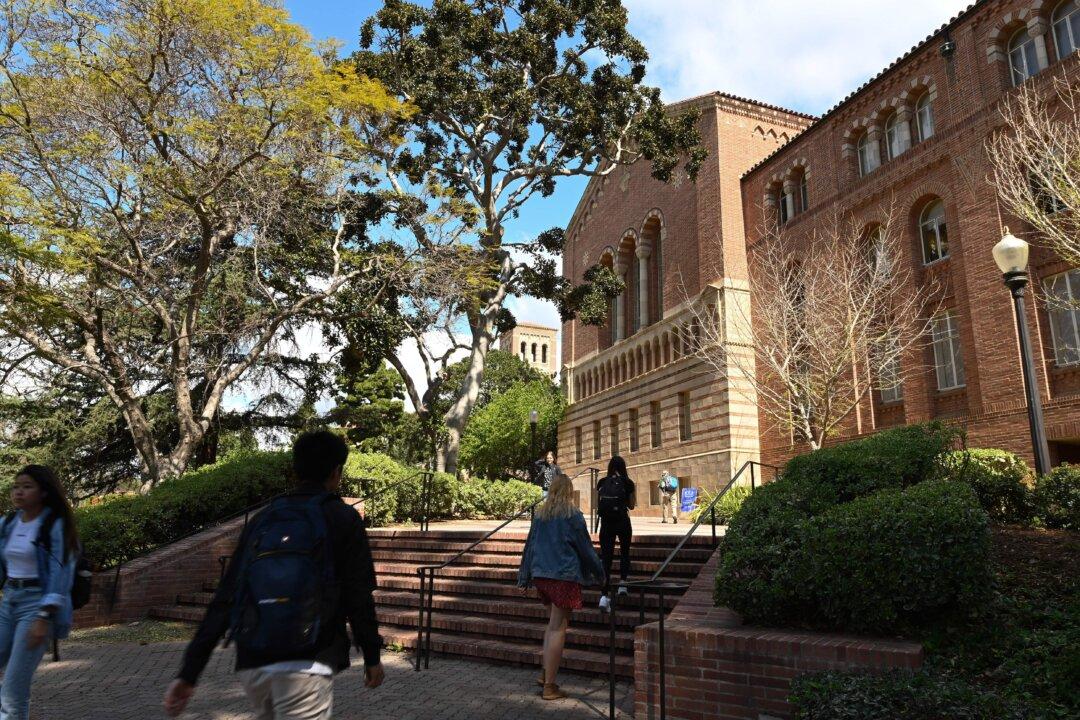 University of California Could Provide Illegal Immigrant Students With Job Opportunities