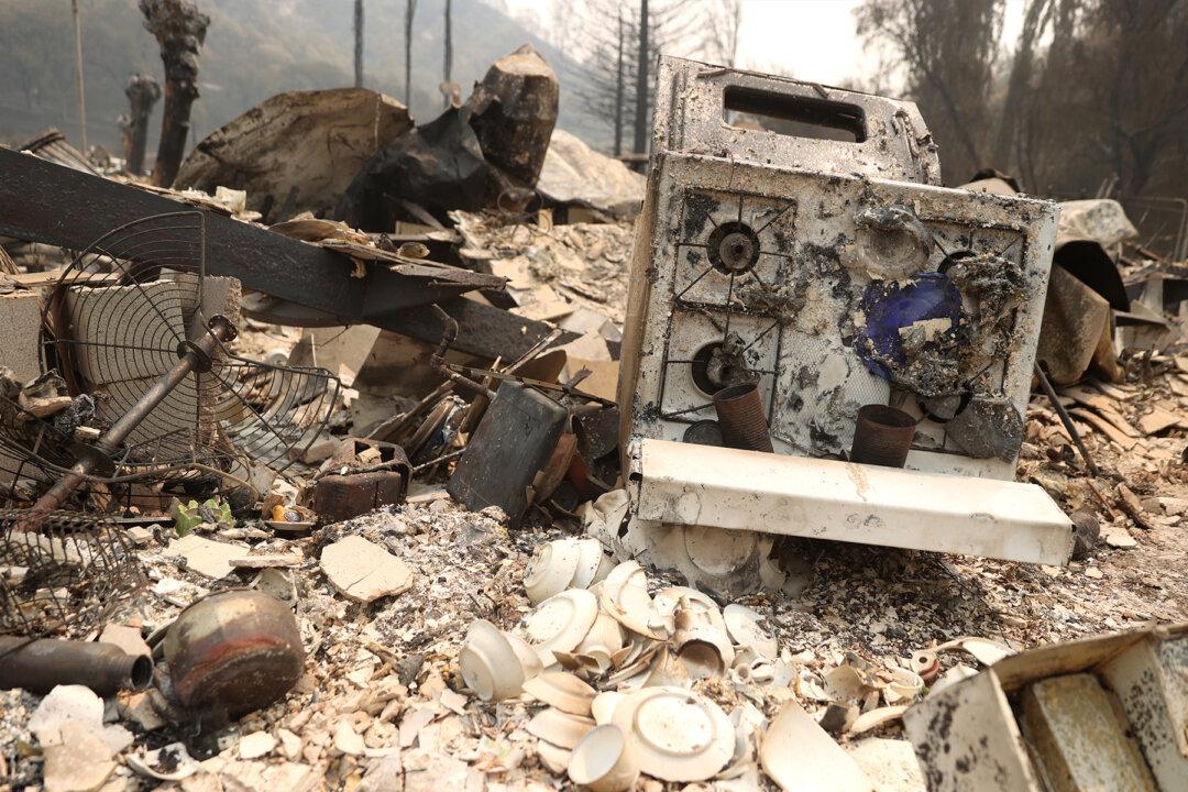 Community Raises $50,000 for Special-Ed Teacher Who Lost House in California Wildfire