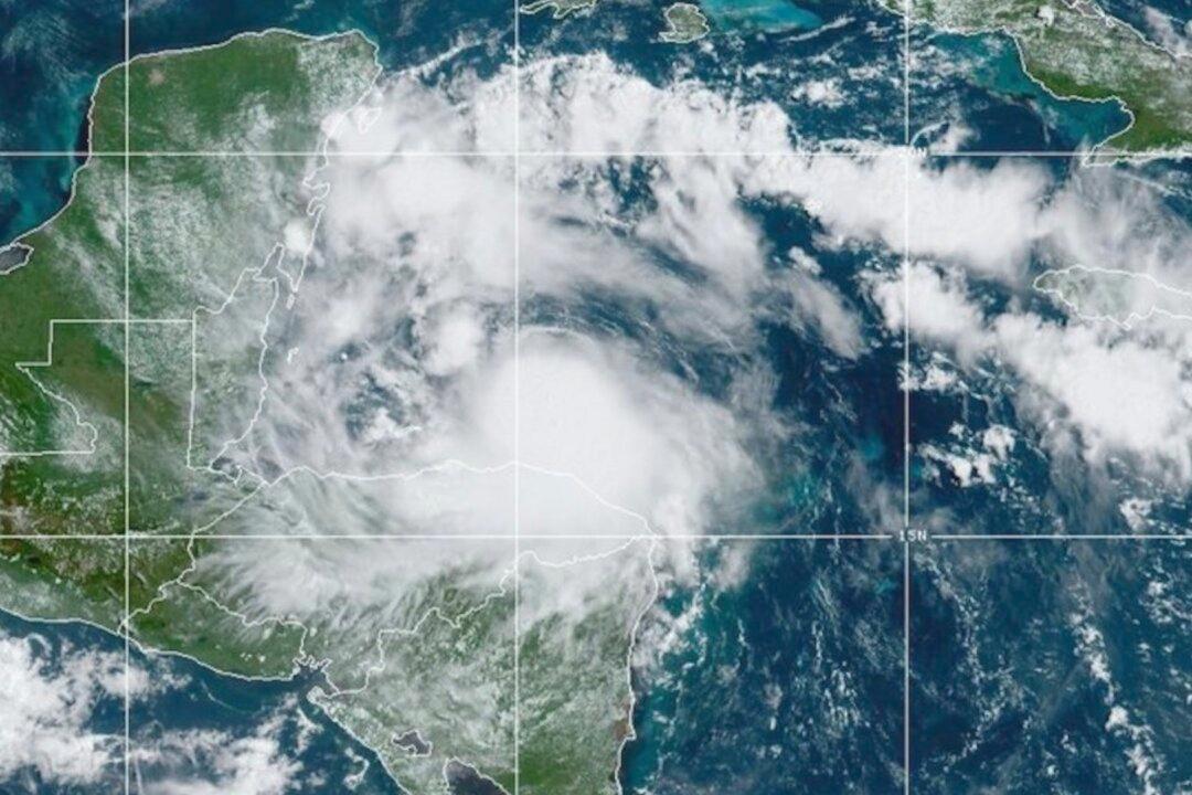 Hurricane Nana Hits Belize, Drives Across Guatemala