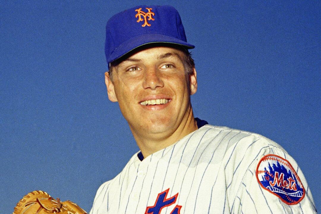 Tom Seaver, Heart and Mighty Arm of Miracle Mets, Dies at 75
