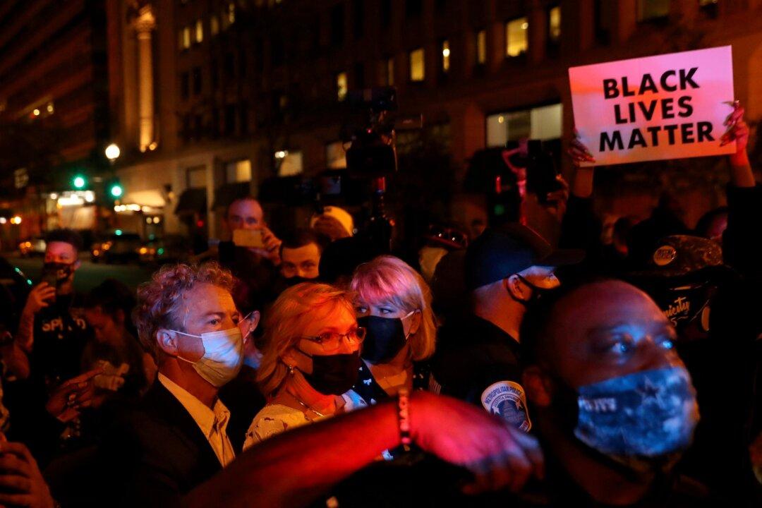 Florida Man Charged With Attacking Officer Escorting Sen. Rand Paul Through Mob