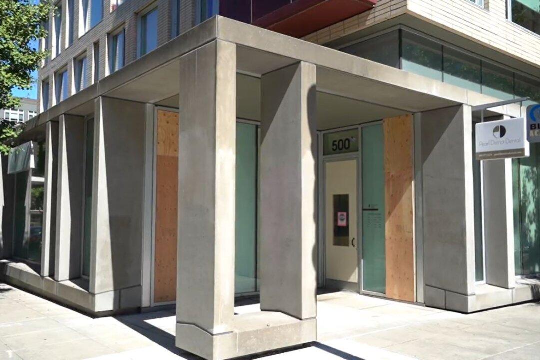 Rioters Who Tried Burning Portland Business Acted Insane: Manager