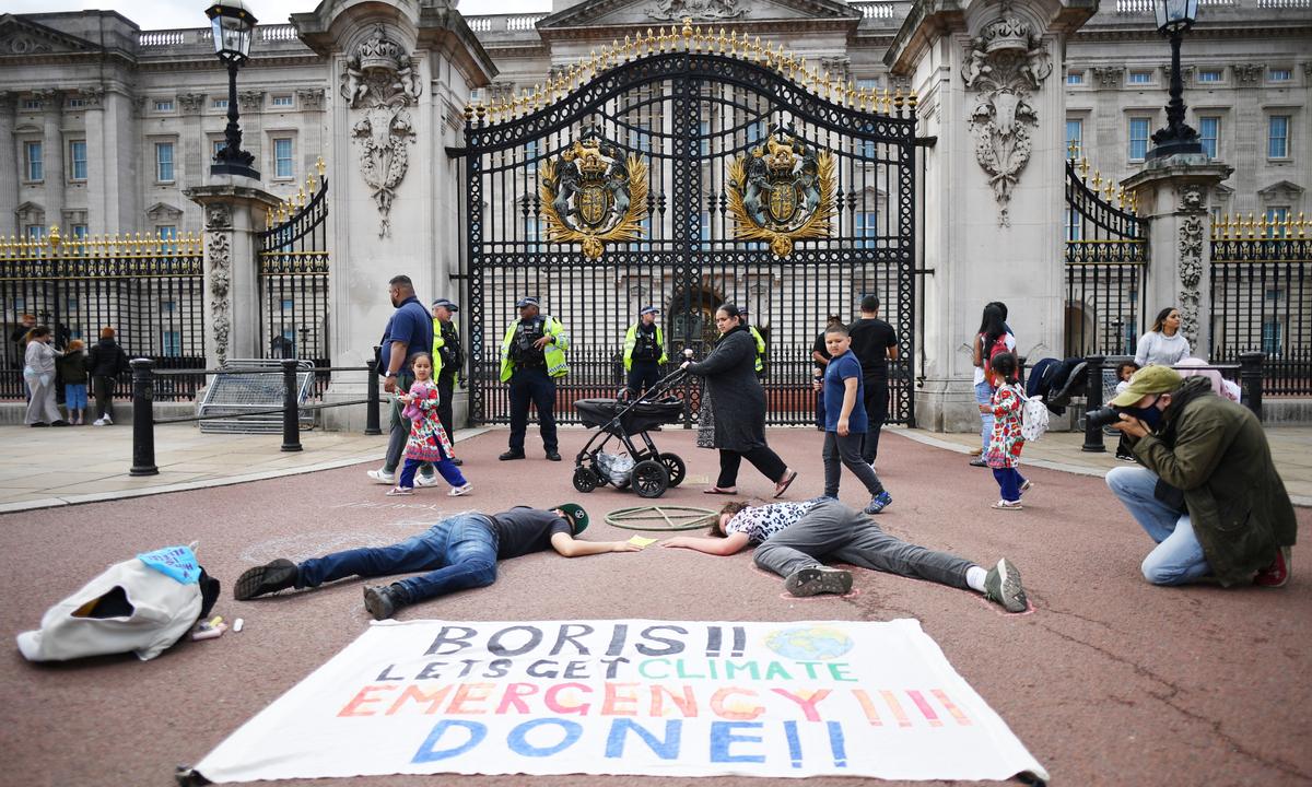 UK Climate Pledge ‘To Cost Hundreds of Billions of Pounds’: Watchdog