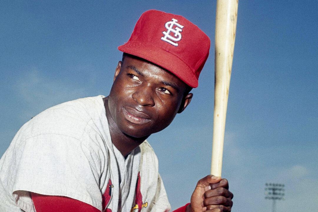 Hall of Fame Outfielder, Speedster Lou Brock Dies at Age 81