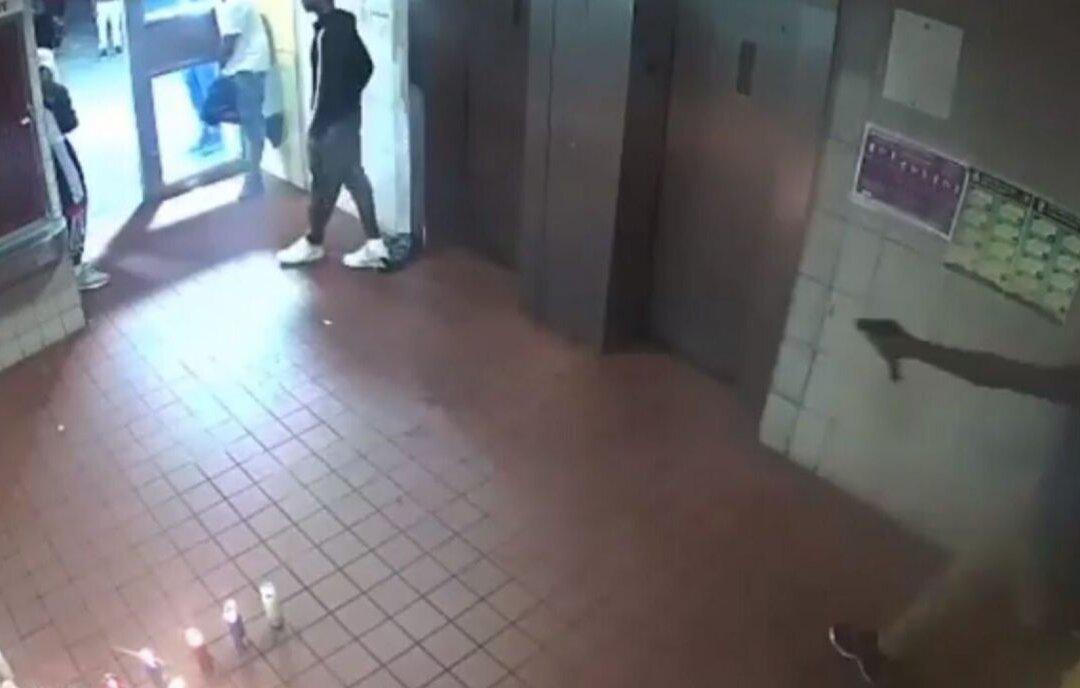 Police Searching for Suspects as Gun Battle in Brooklyn Apartment Lobby Is Caught on Video