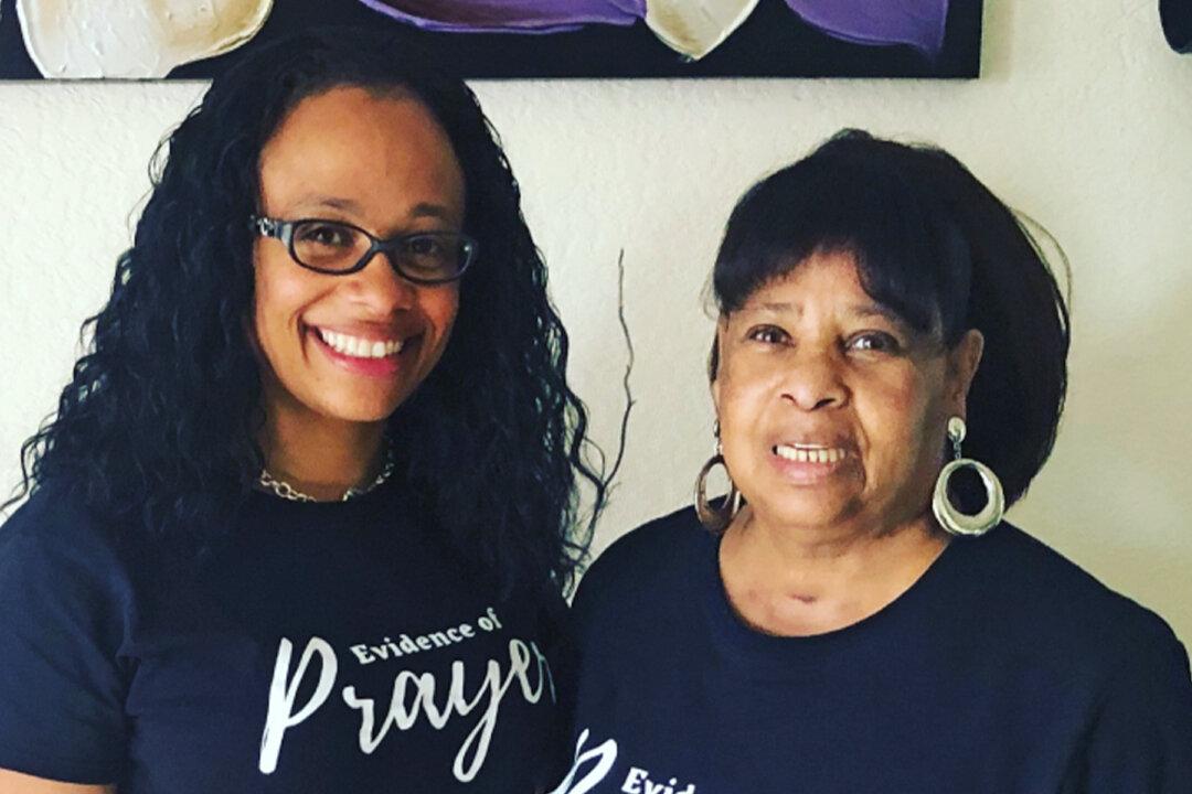 Grandma Beats ‘20 Percent Odds’ to Survive CCP Virus After 24 Days on Ventilator