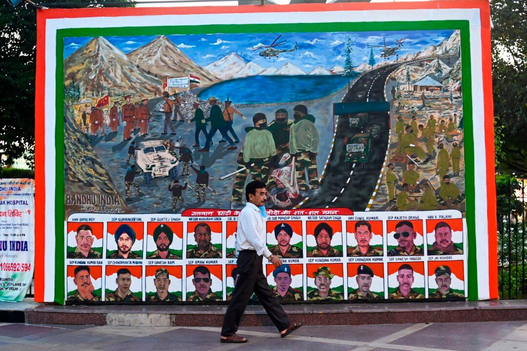 India Honors Soldiers Killed Fighting Chinese at Galwan