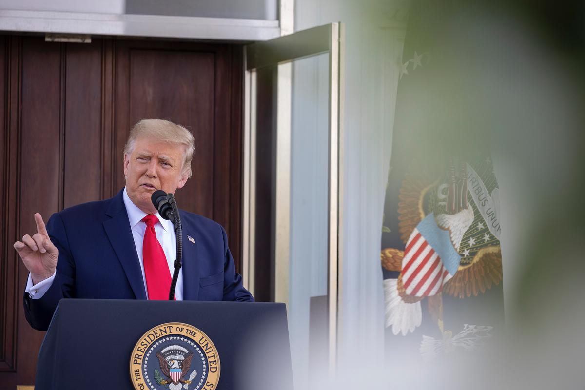 Trump Says Pentagon Chiefs Beholden to Weapons Manufacturers