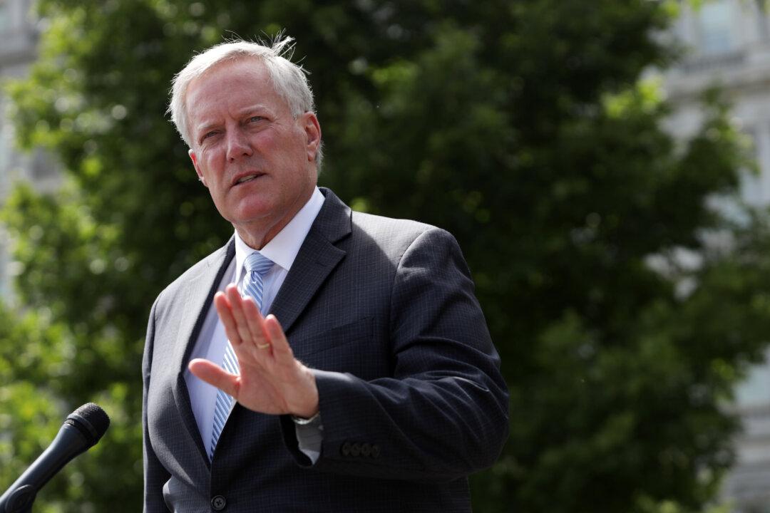White House Chief of Staff Believes that Postmaster DeJoy Will Cooperate with Investigation