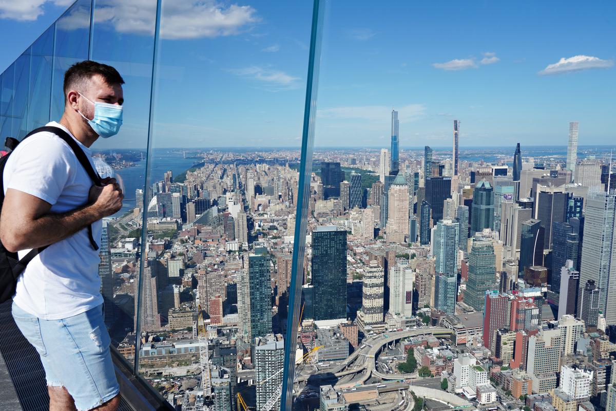 Americans More Optimistic About CCP Virus Outlook, Gallup Poll Says