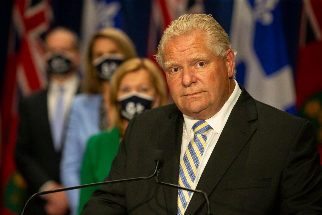 Ford Accuses Ottawa of Failing to Enforce Quarantine Orders in Ontario