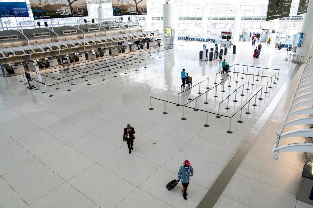 US Confirms It Will End Enhanced Screening for Some International Passengers