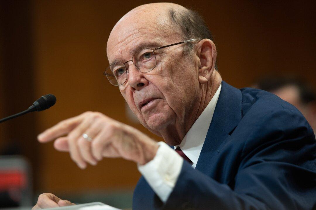US Needs to Boost Export Financing to Take on China, Commerce’s Ross Says