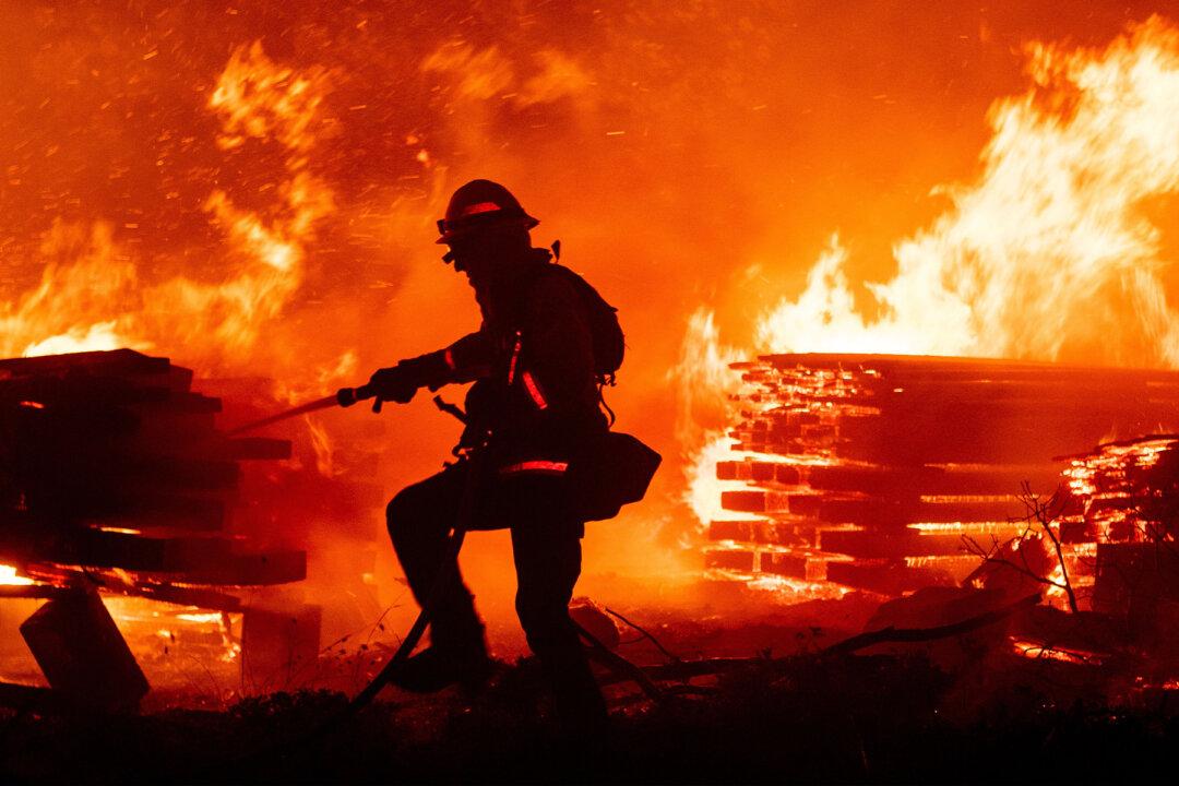 Celebrity BBQ Chef Supports Crews Fighting California Wildfires by Supplying Gourmet Meals