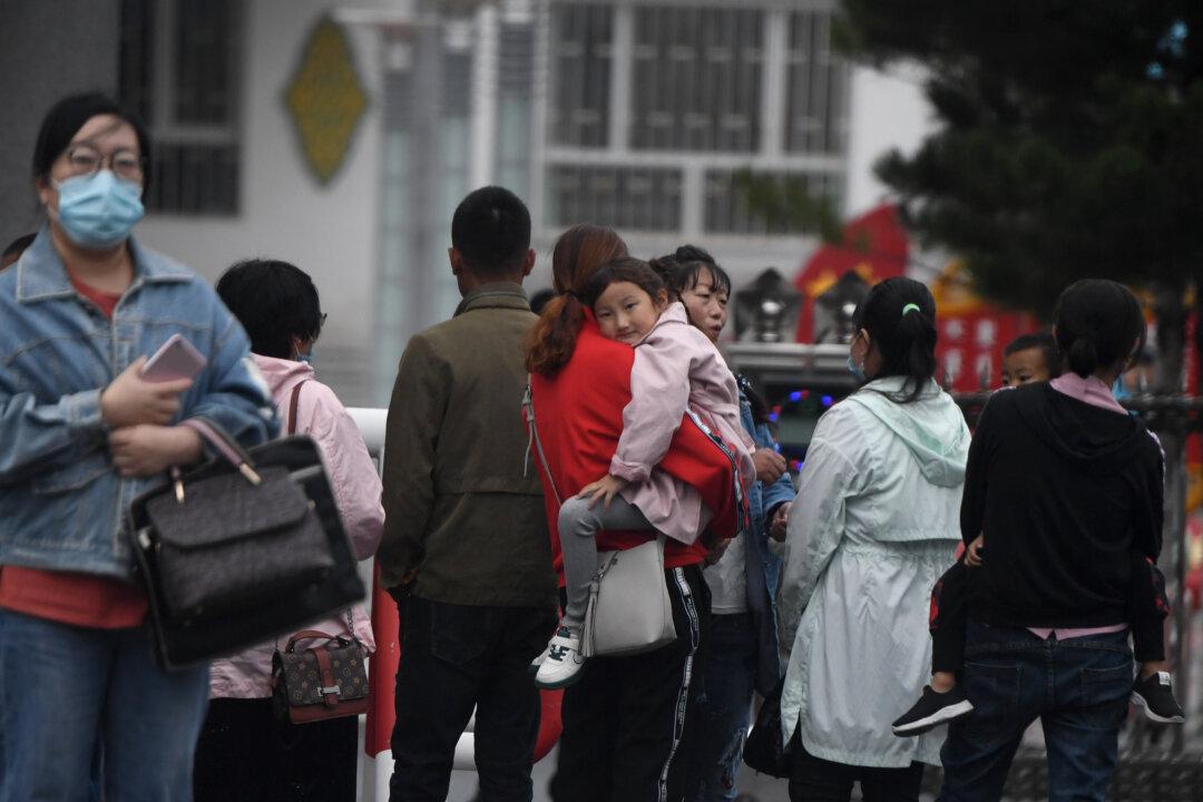 Leaked Documents Reveal Chinese Government’s Corruption, Bureaucrats’ Incompetence