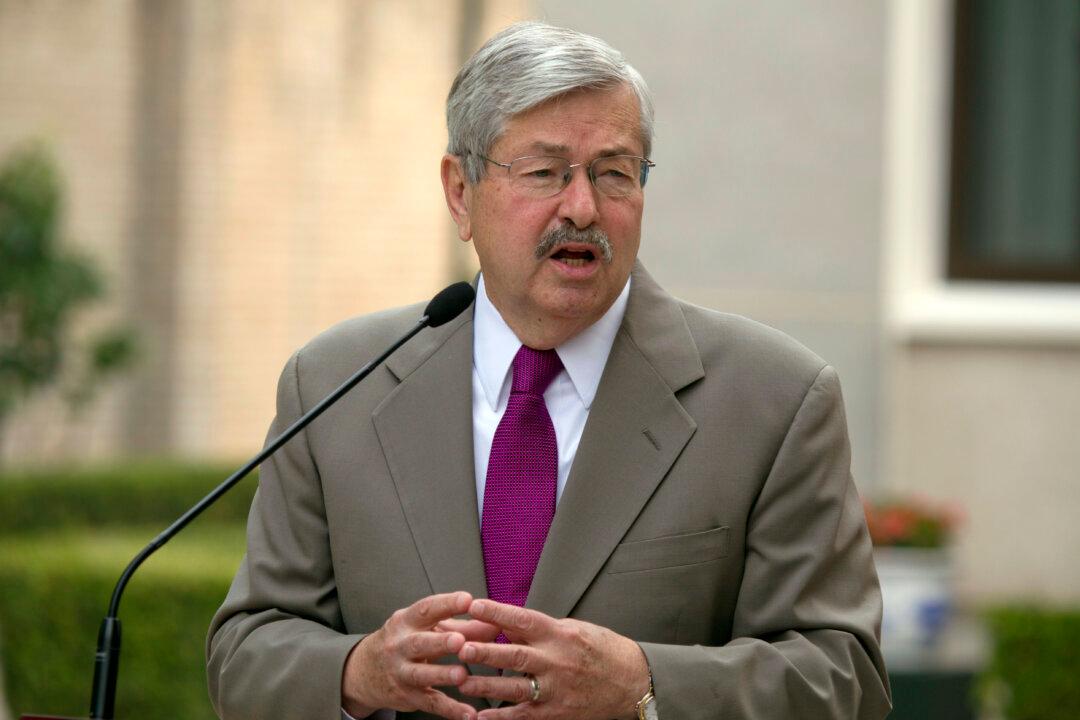 US Ambassador to China to Step Down Next Month