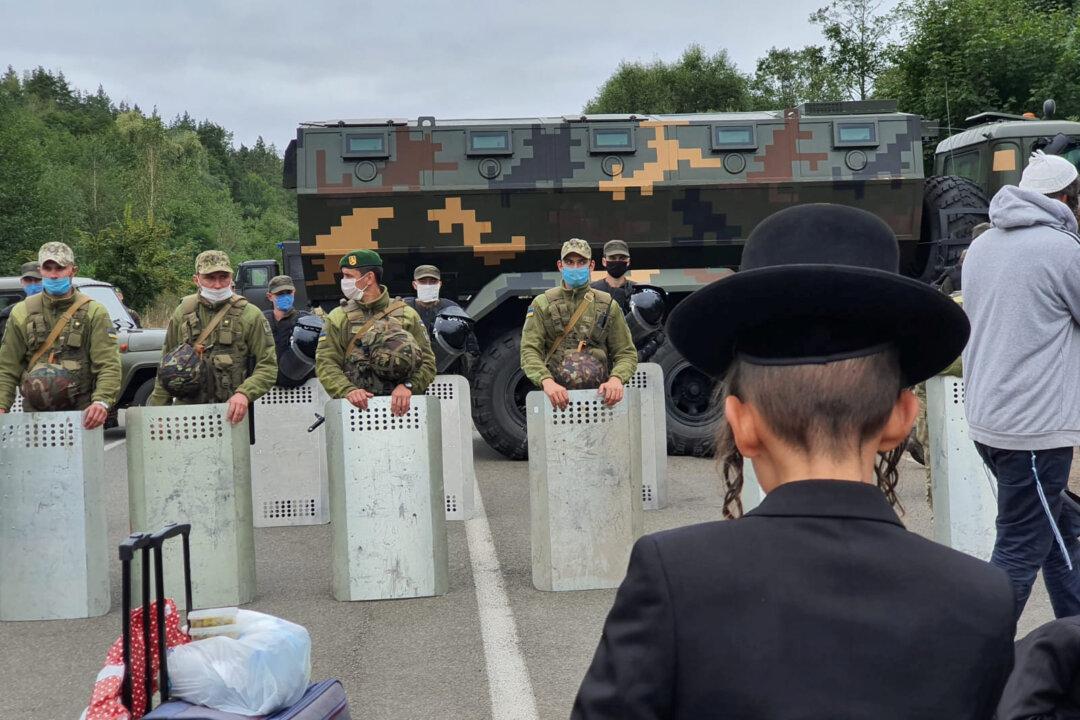 Ukraine Urges Jewish Pilgrims Stuck at Border to Turn Back