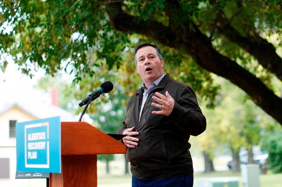 Alberta Premier Says Cross Country Energy East Pipeline Remains a Possibility