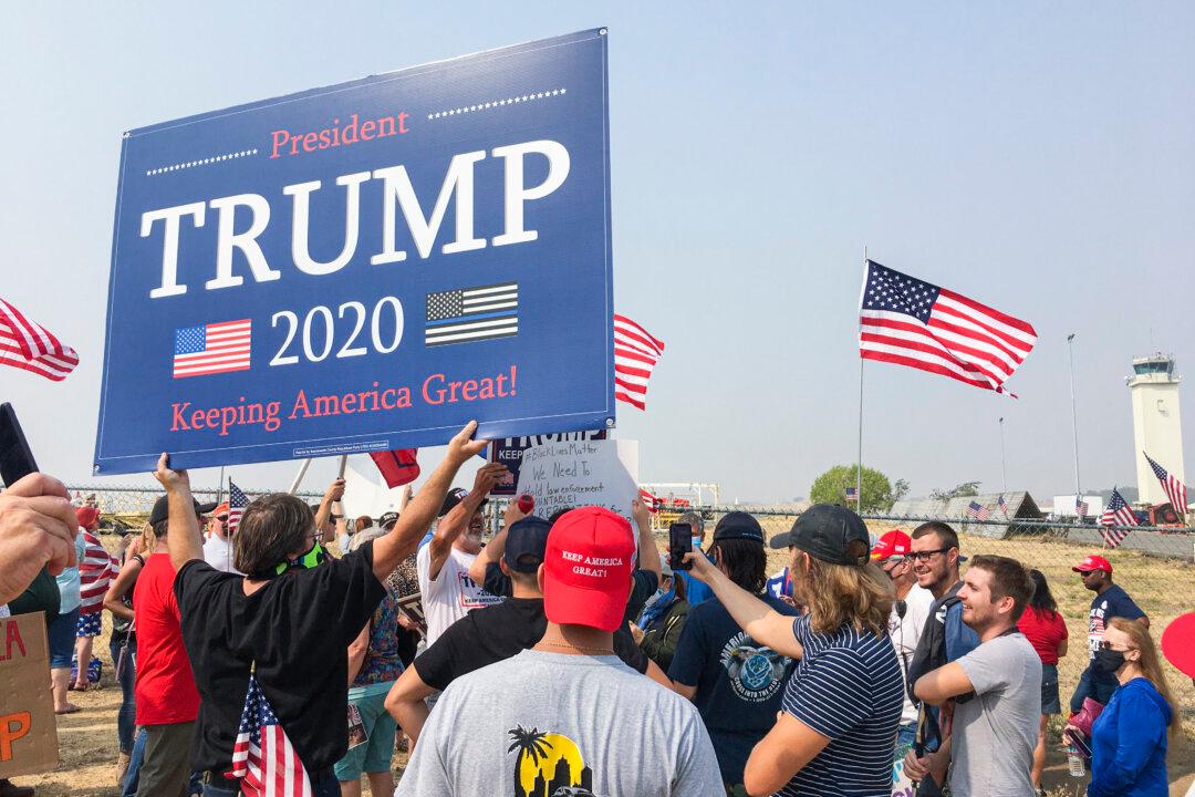 Trump Supporters and Non-Supporters Gather Peacefully for His Visit to California