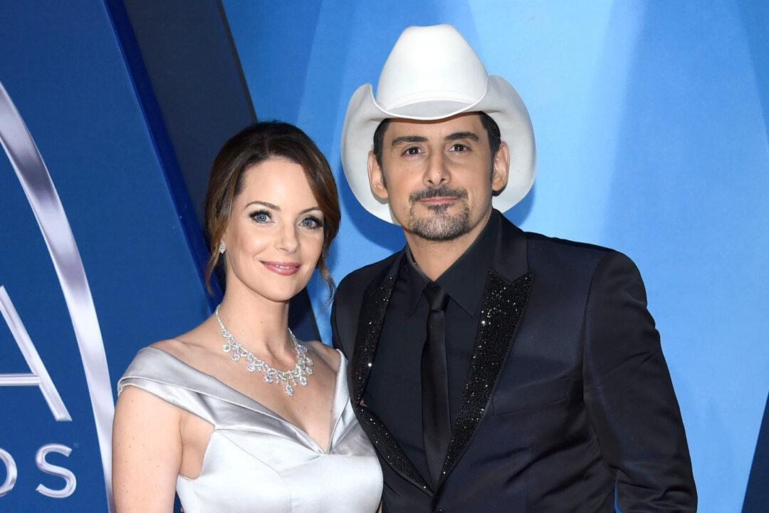 Brad Paisley, Wife Fight Hunger With 1 Million Meal Donation to Food Banks in 16 Cities